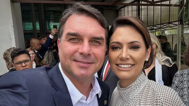 Michelle Bolsonaro demonstra novo apoio a Flávio após pedido público de desculpas.