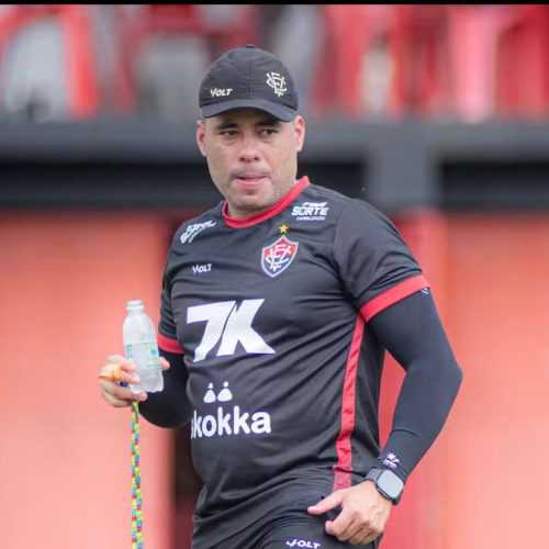 Escalação do Vitória contra o Vasco: veja time provável, dúvidas e desfalques depois de treino